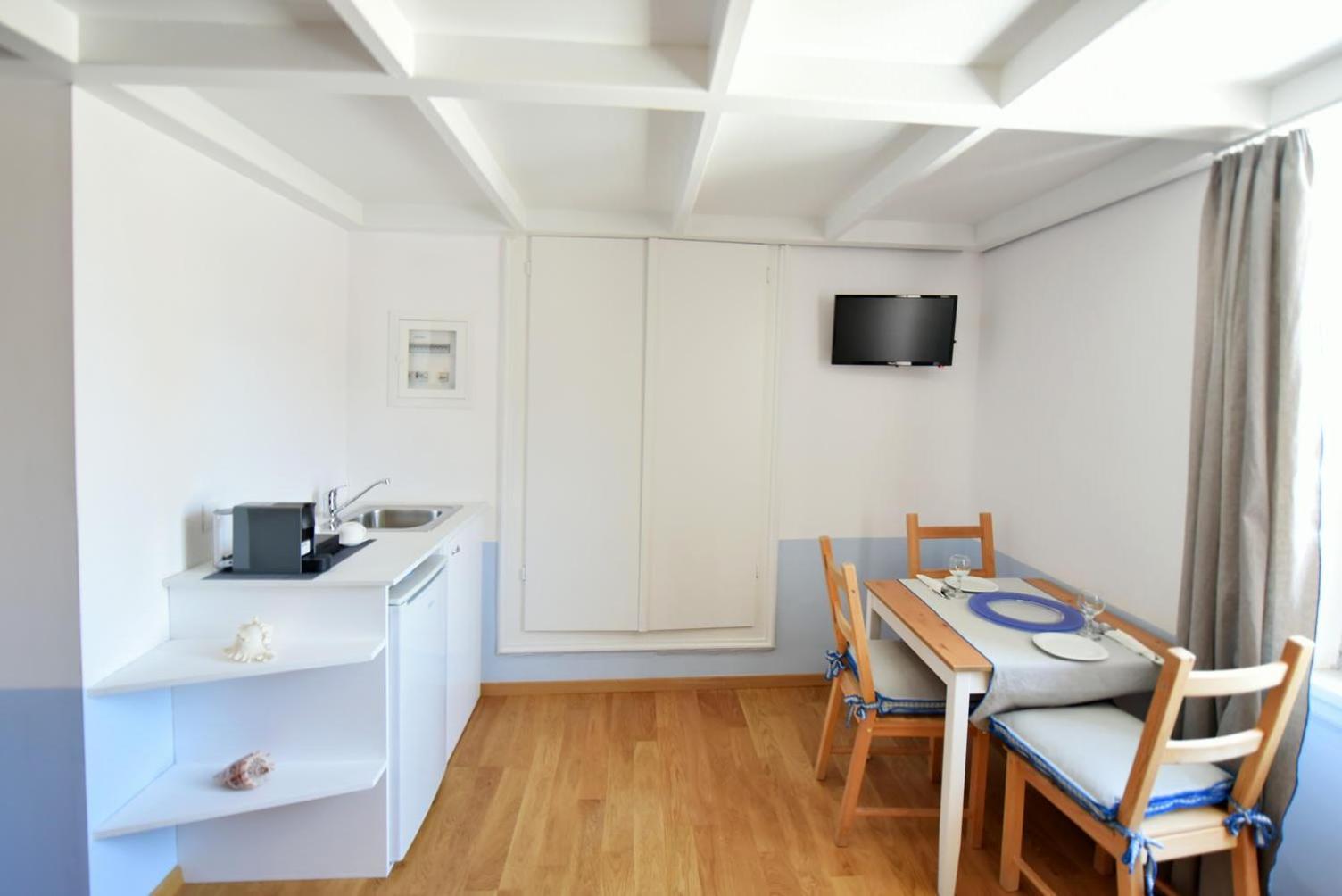 Douskos Guesthouse هيدرا المظهر الخارجي الصورة