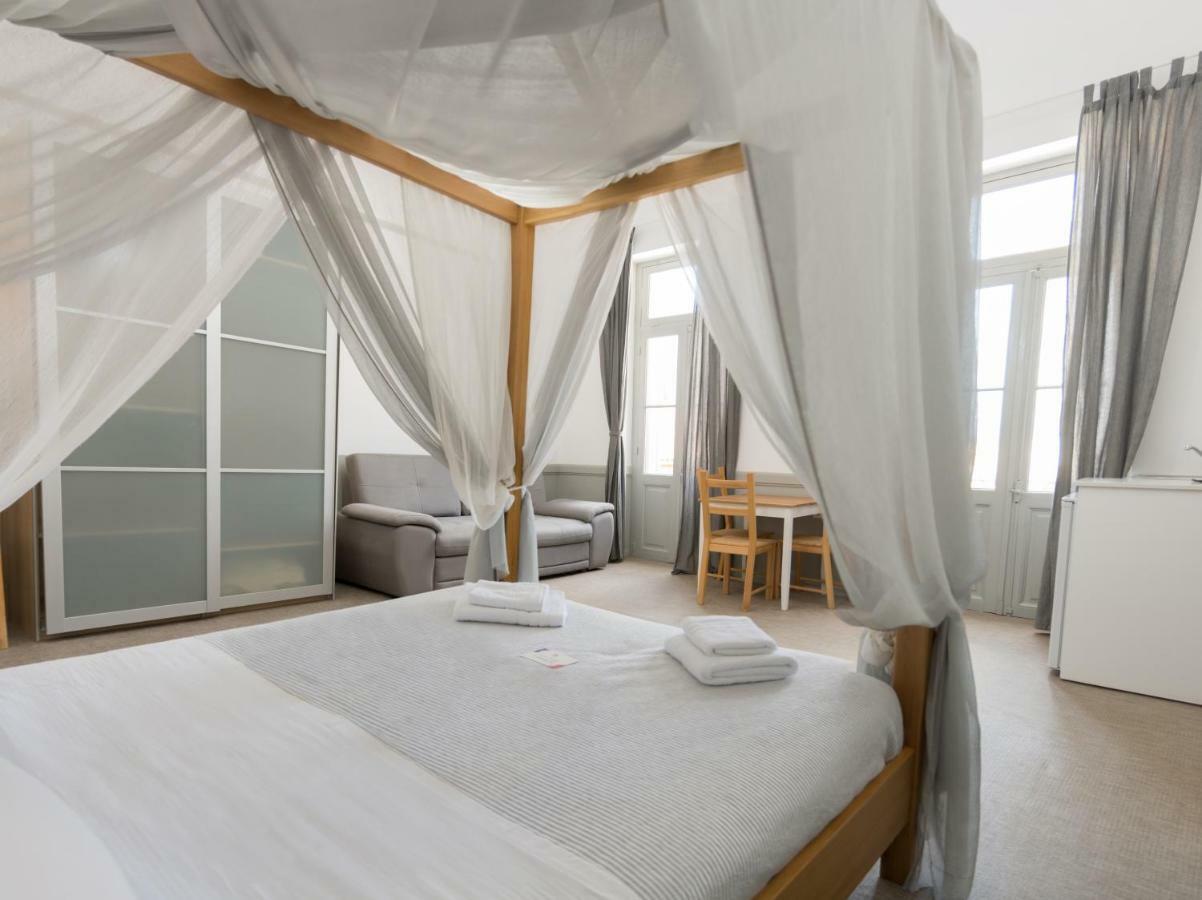 Douskos Guesthouse هيدرا المظهر الخارجي الصورة
