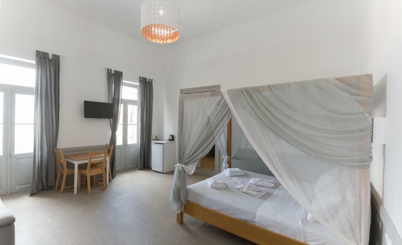 Douskos Guesthouse هيدرا المظهر الخارجي الصورة