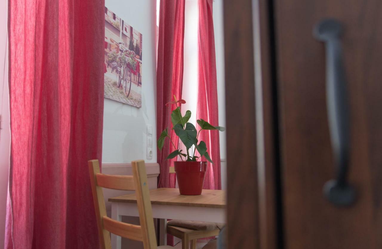 Douskos Guesthouse هيدرا المظهر الخارجي الصورة