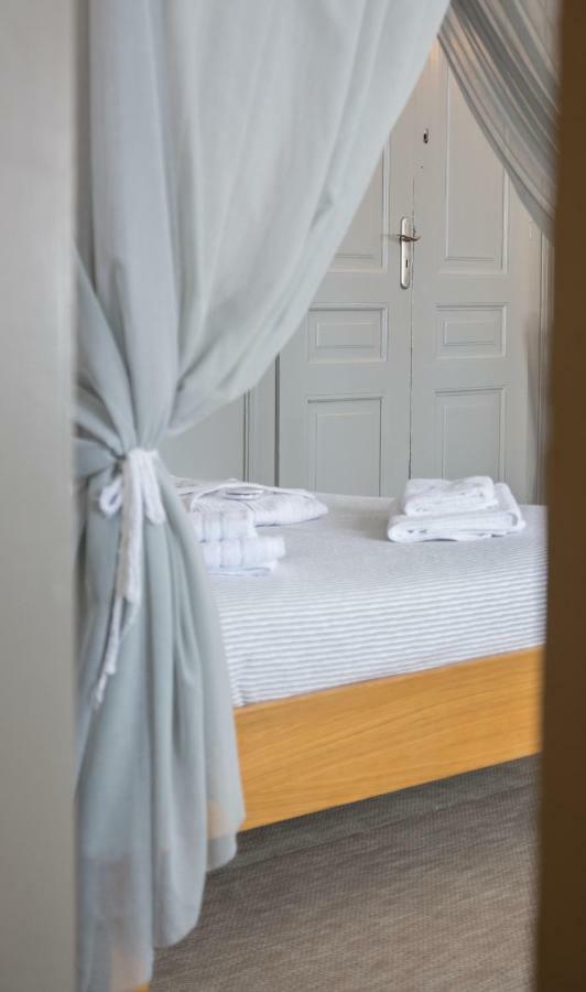 Douskos Guesthouse هيدرا المظهر الخارجي الصورة