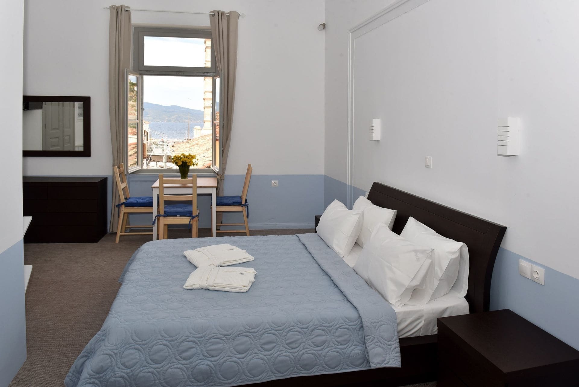 Douskos Guesthouse هيدرا المظهر الخارجي الصورة